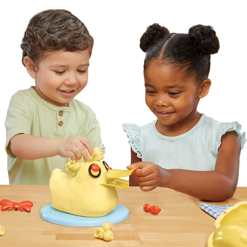 Creative Chefs™ Bluey - Duck Cake Kit - Bluey Duck Cake Set with Reusable Make-It Mix Designed for Preparing, Assembling and Decorating